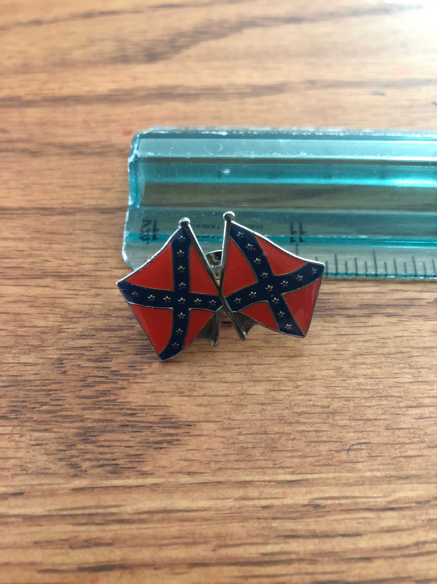 Crossed Rebel Battle Flags Pin